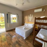 quartoquadruplo - Pousada Quintal da Praia